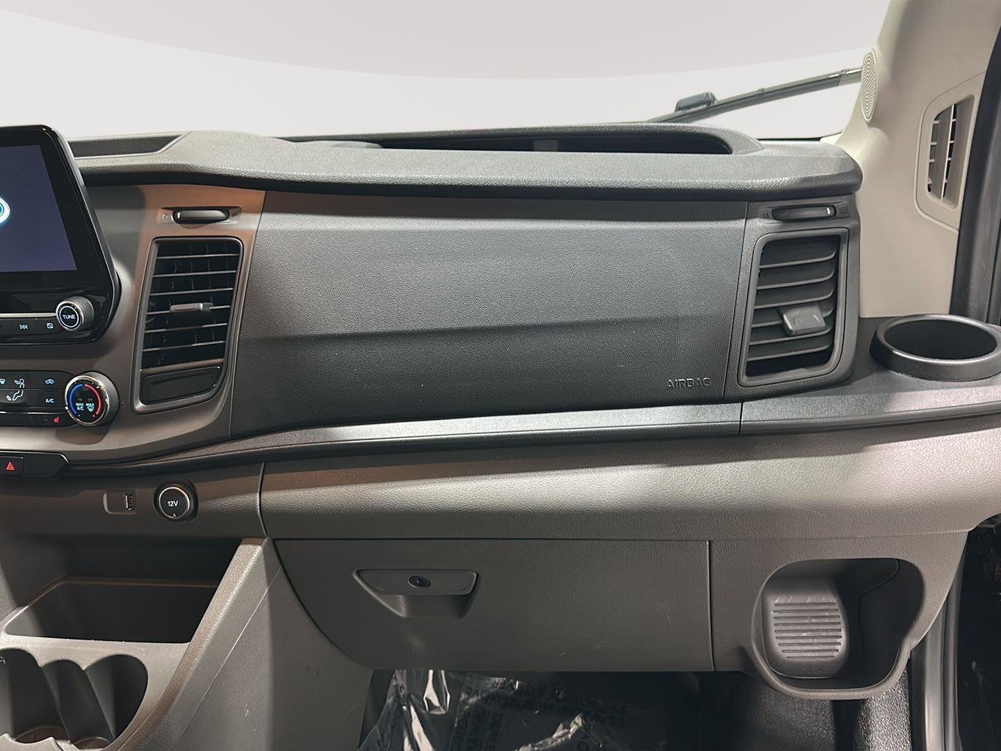 Used 2020 Ford Transit 150 XLT image 23