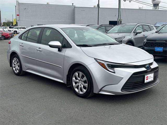 Certified 2025 Toyota Corolla LE image 1