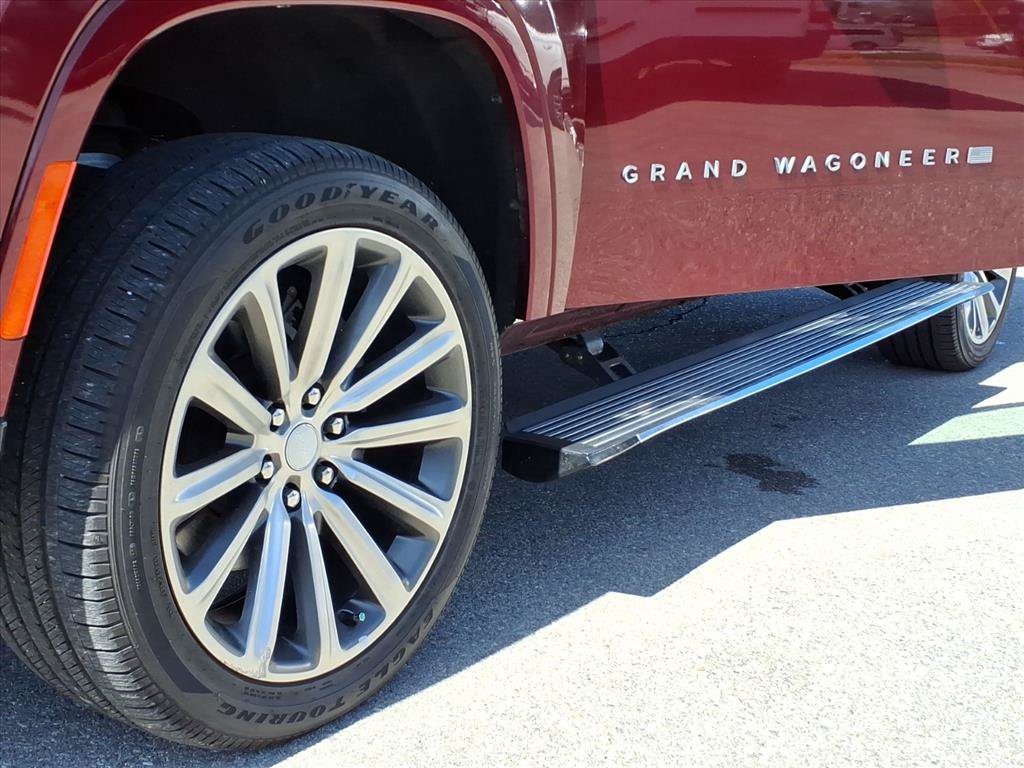 Used 2022 Jeep Grand Wagoneer Series II w/ Convenience Group III AWD/4WD image 10