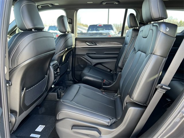 New 2025 Jeep Grand Cherokee L Limited w/ Trailer Tow Package image 4