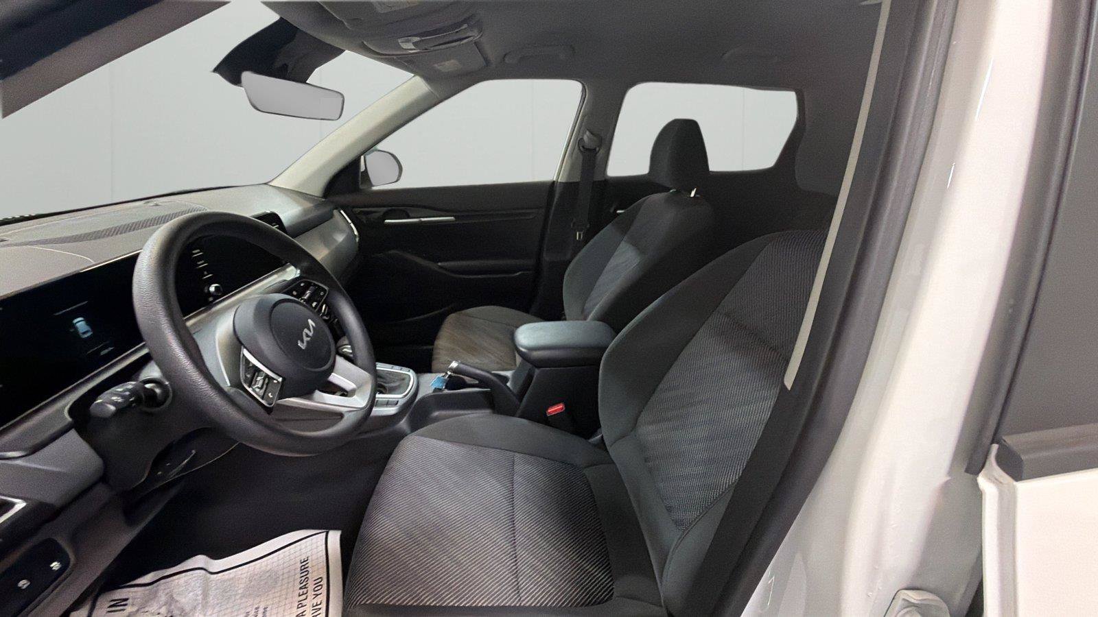 Used 2024 Kia Seltos LX AWD/4WD image 10