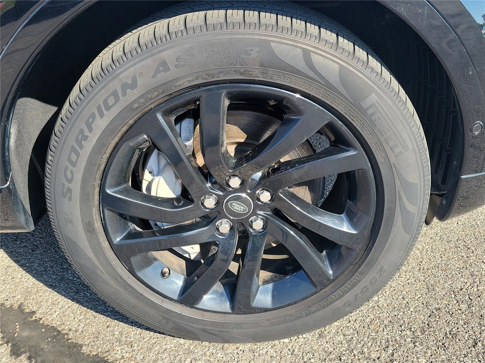 Used 2020 Land Rover Discovery Landmark AWD/4WD image 6