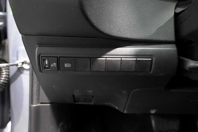 Used 2021 Toyota Corolla LE image 19