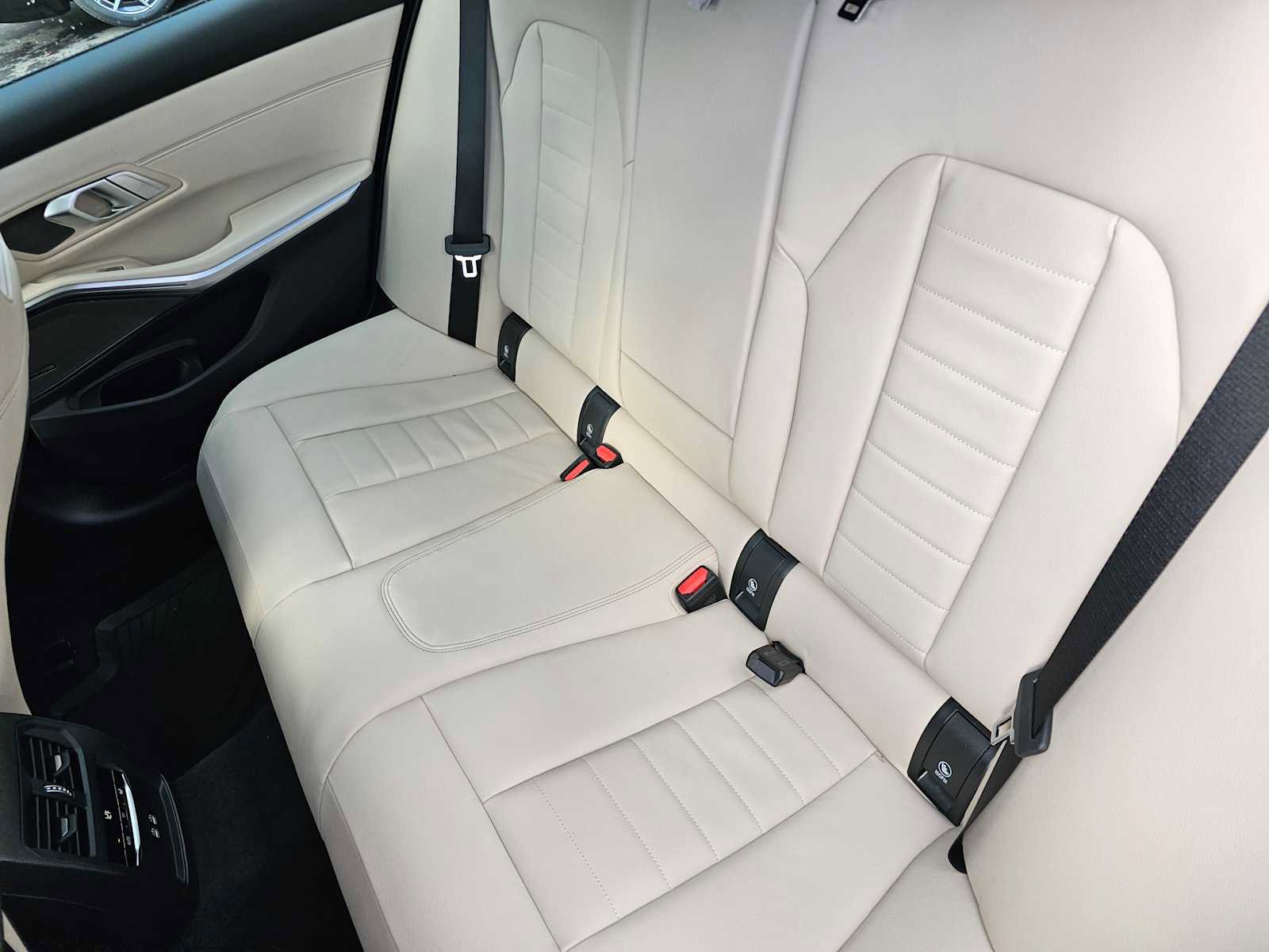 Used 2026 BMW 330i xDrive Sedan w/ M Sport Package image 17