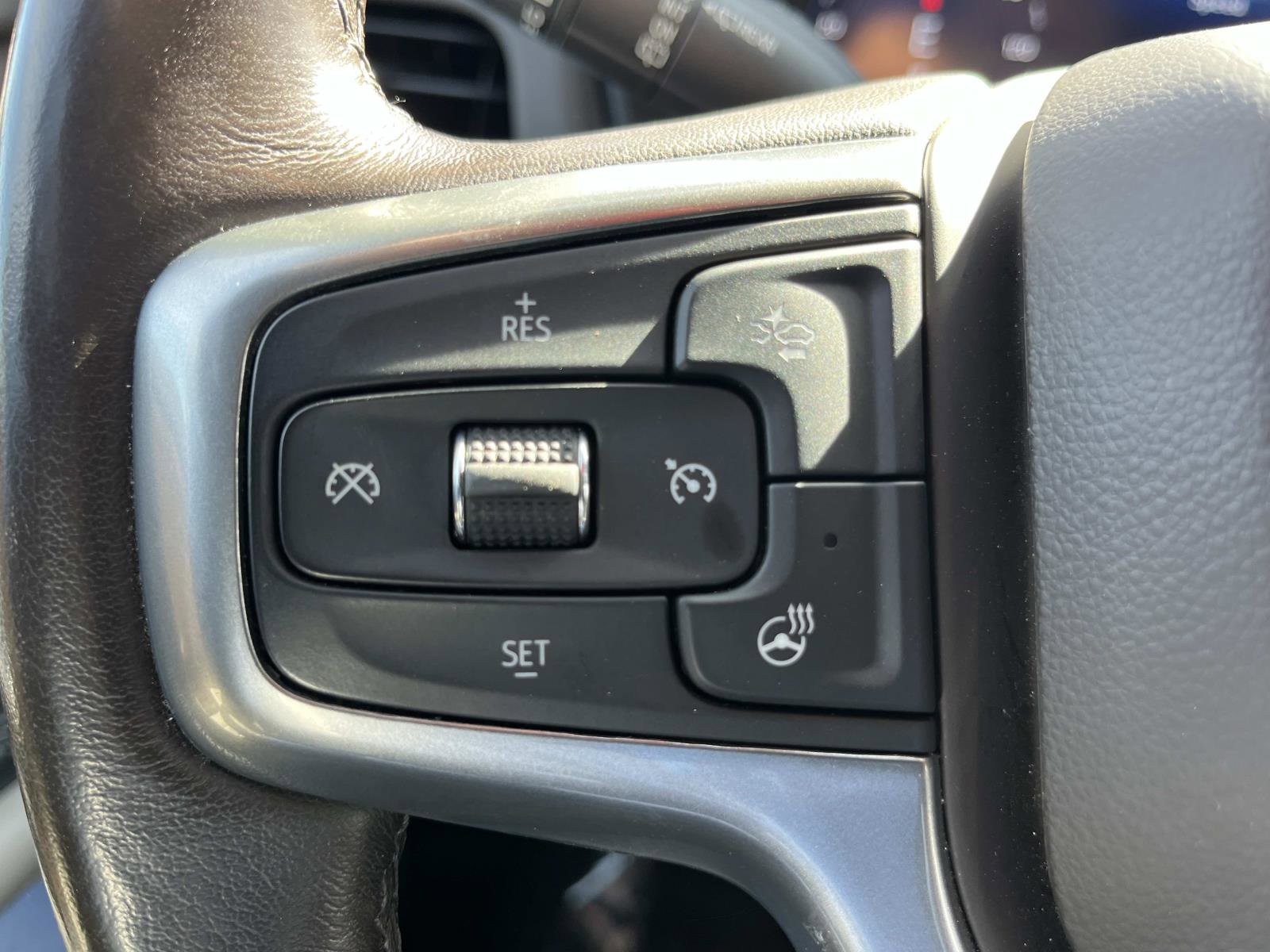 Used 2022 Chevrolet Tahoe LT w/ Luxury Package AWD/4WD image 34