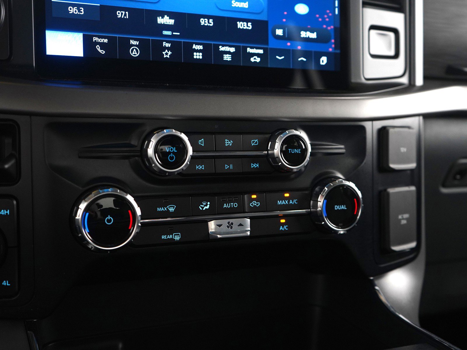 Used 2024 Ford F150 XLT w/ Mobile Office Package image 22