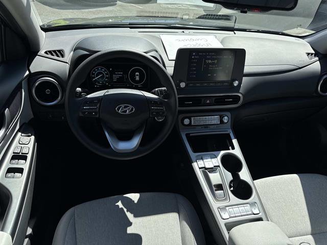 Used 2023 Hyundai Kona SE w/ Cargo Package FWD image 9