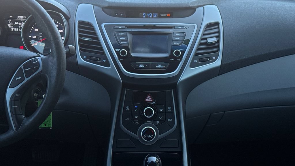 Used 2016 Hyundai Elantra SE w/ Option Group 02 FWD image 19