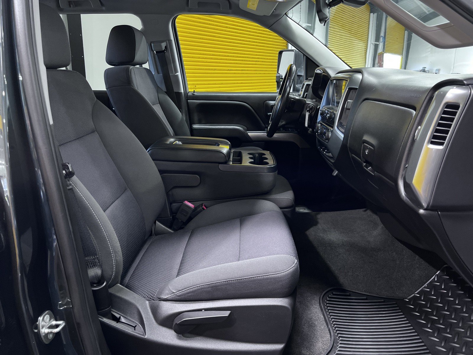 Used 2018 Chevrolet Silverado 1500 LT w/ LT Eassist Package image 17