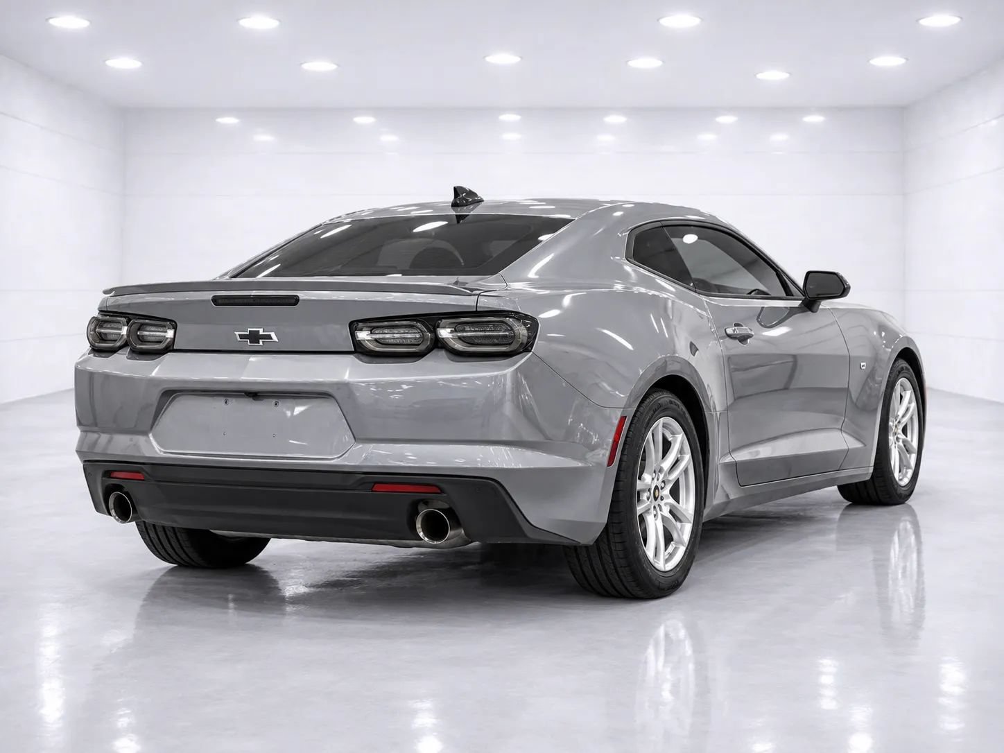 Used 2023 Chevrolet Camaro LS RWD image 5