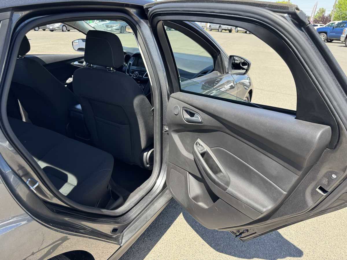 Used 2018 Ford Focus SEL image 18