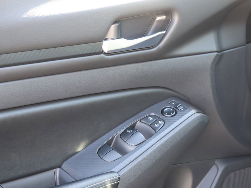 Used 2025 Nissan Altima 2.5 SV image 21