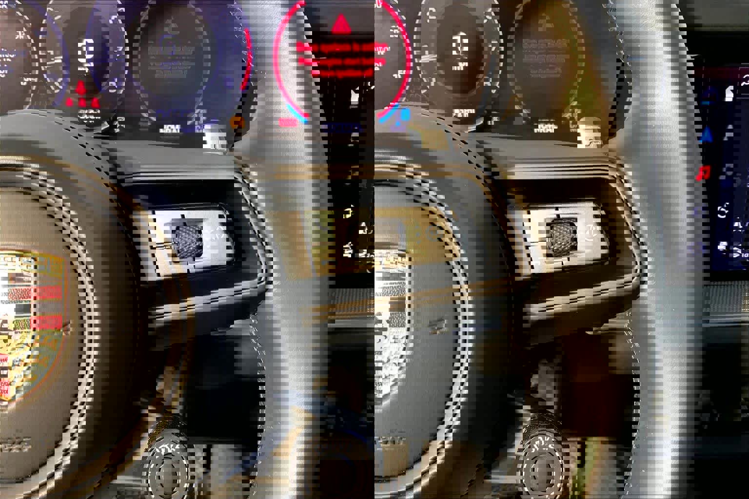 Used 2024 Porsche Cayenne Coupe image 28