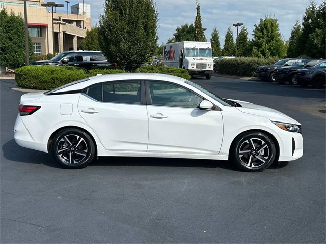 Used 2024 Nissan Sentra SV image 3
