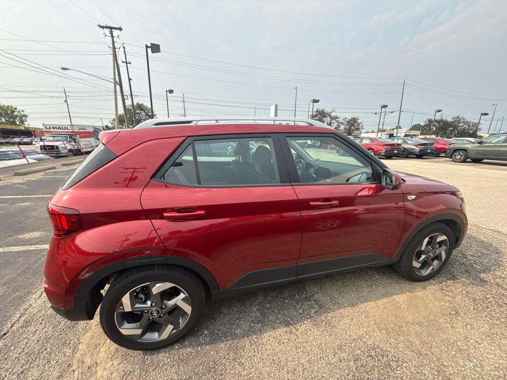 Certified 2024 Hyundai Venue SEL FWD image 3