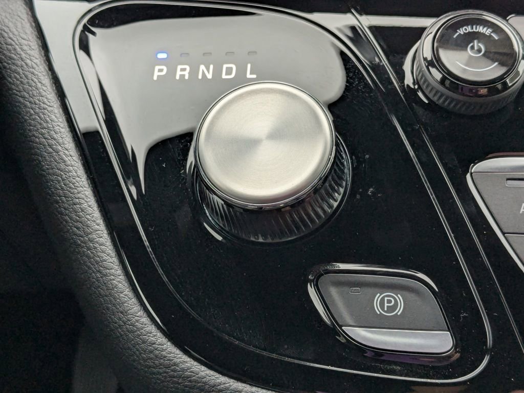 New 2025 Chrysler Pacifica Select image 30