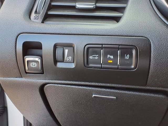 Used 2014 Chevrolet Impala LTZ image 16