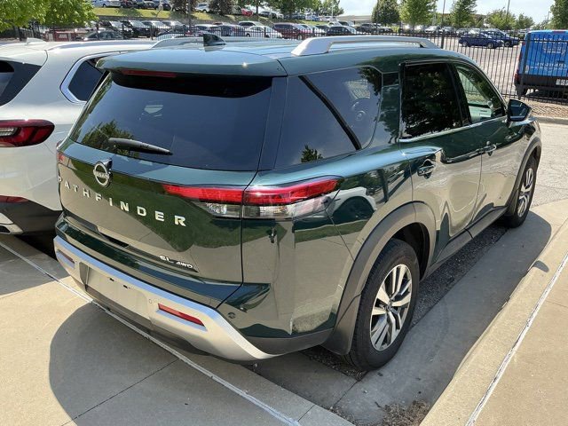 Used 2024 Nissan Pathfinder SL AWD/4WD image 6