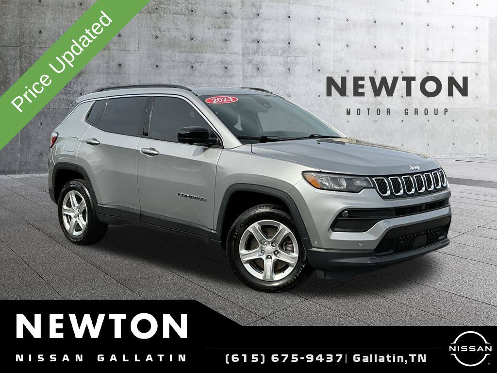 Used 2023 Jeep Compass Latitude w/ Convenience Group AWD/4WD image 1