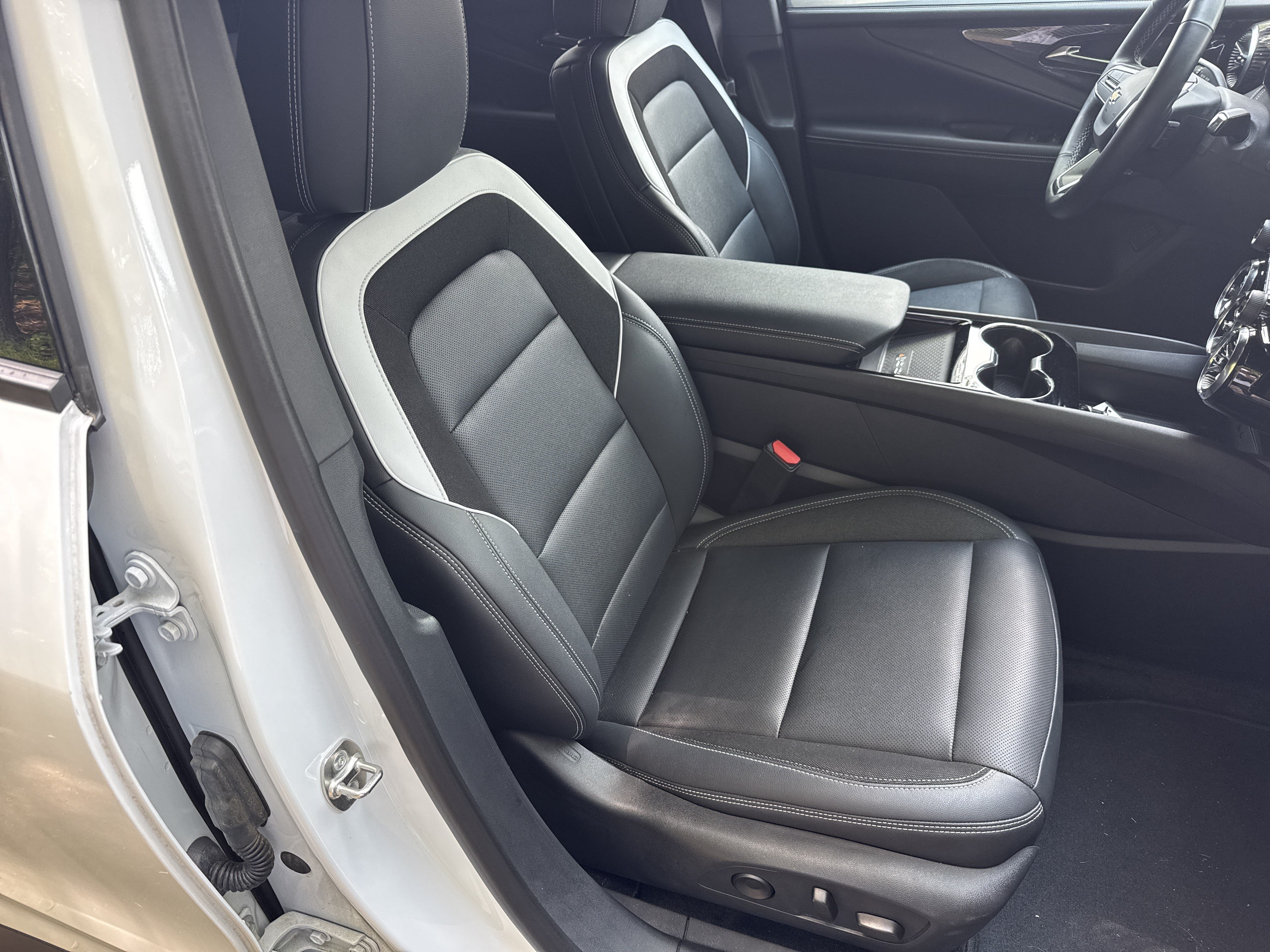 Certified 2024 Chevrolet Blazer EV LT AWD/4WD image 18