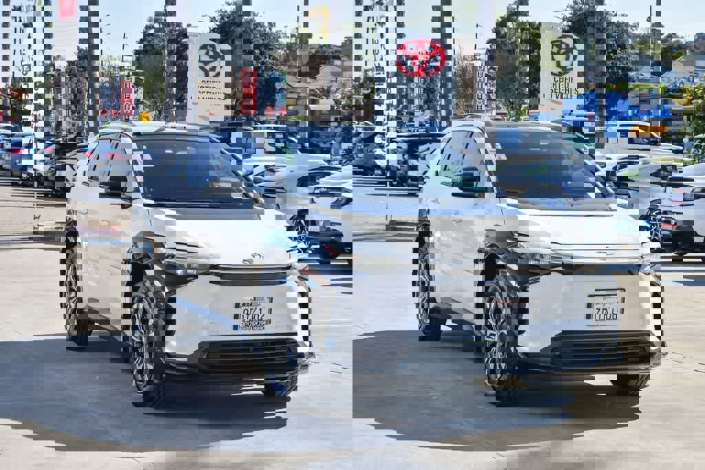 Used 2023 Toyota bZ4X XLE w/ Weather Package image 3