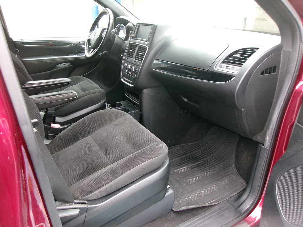 Used 2019 Dodge Grand Caravan SE image 9