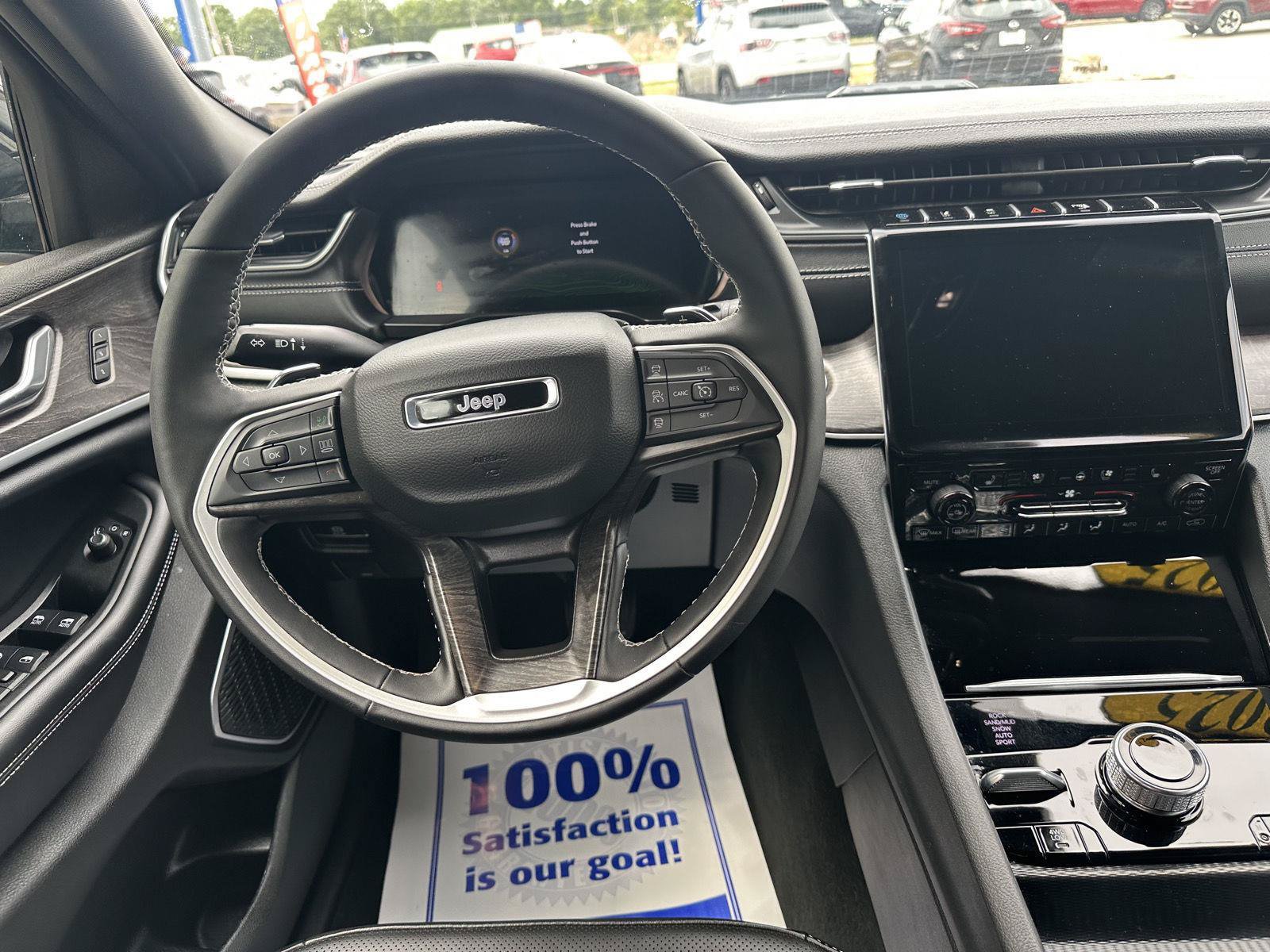 Used 2025 Jeep Grand Cherokee Limited 4xe w/ Luxury Tech Group II AWD/4WD image 34