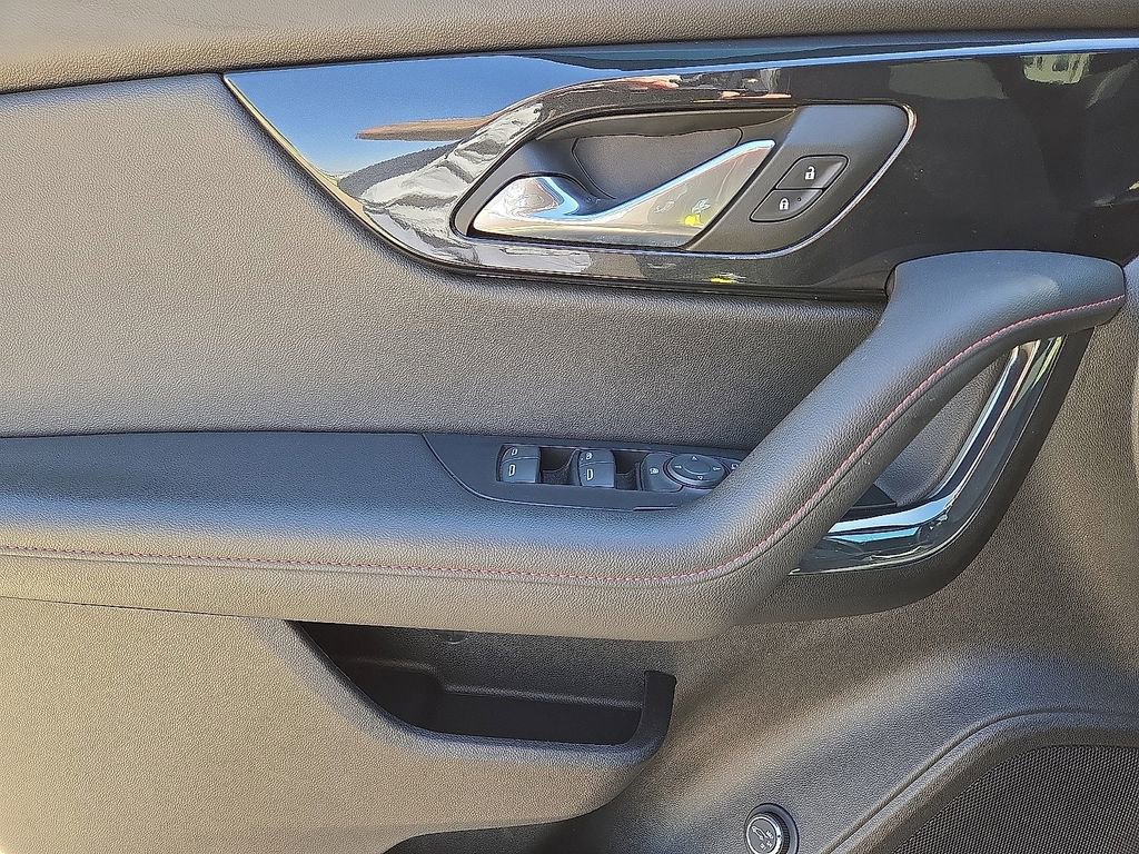 Used 2023 Chevrolet Blazer RS FWD image 22