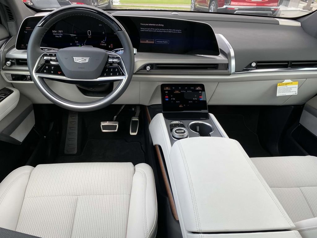 New 2026 Cadillac Vistiq Sport image 11