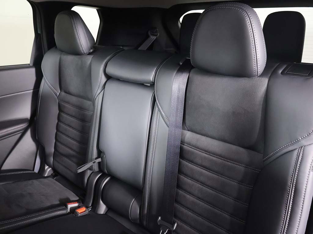 New 2025 Mitsubishi Outlander SE image 36