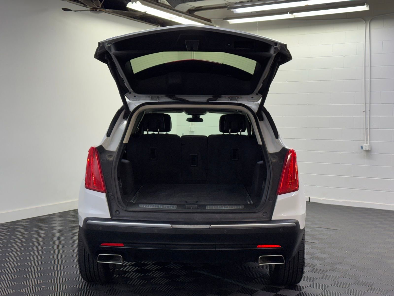 Used 2018 Cadillac XT5 Premium Luxury image 32