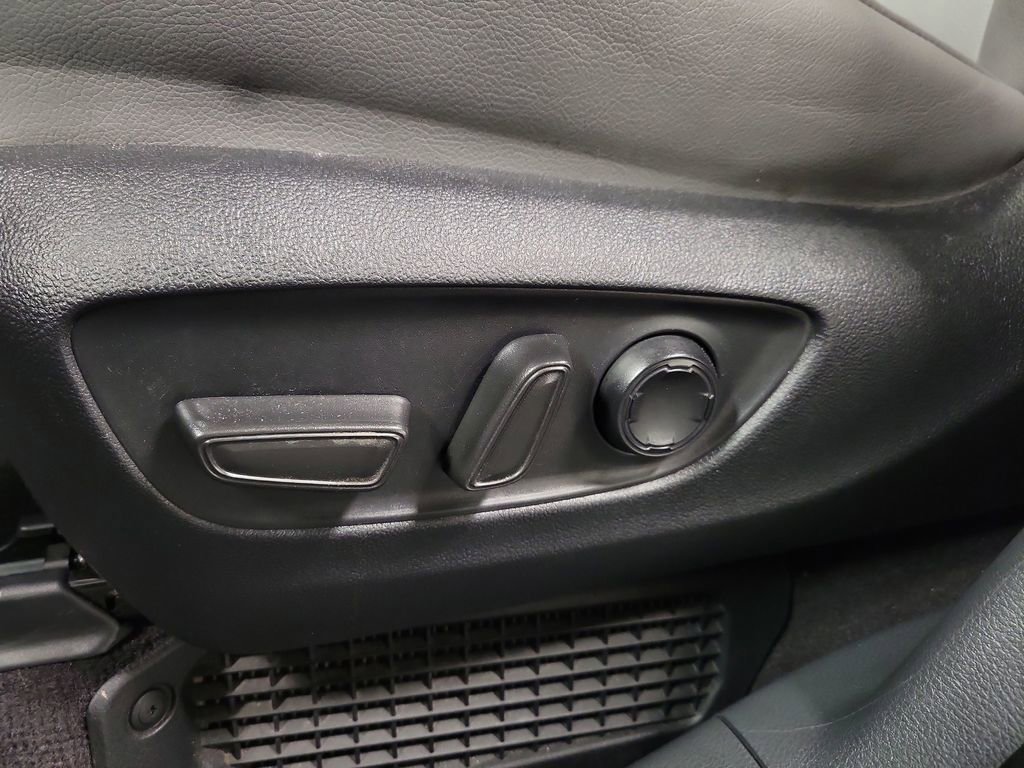 Used 2024 Toyota Sienna XLE AWD/4WD image 22