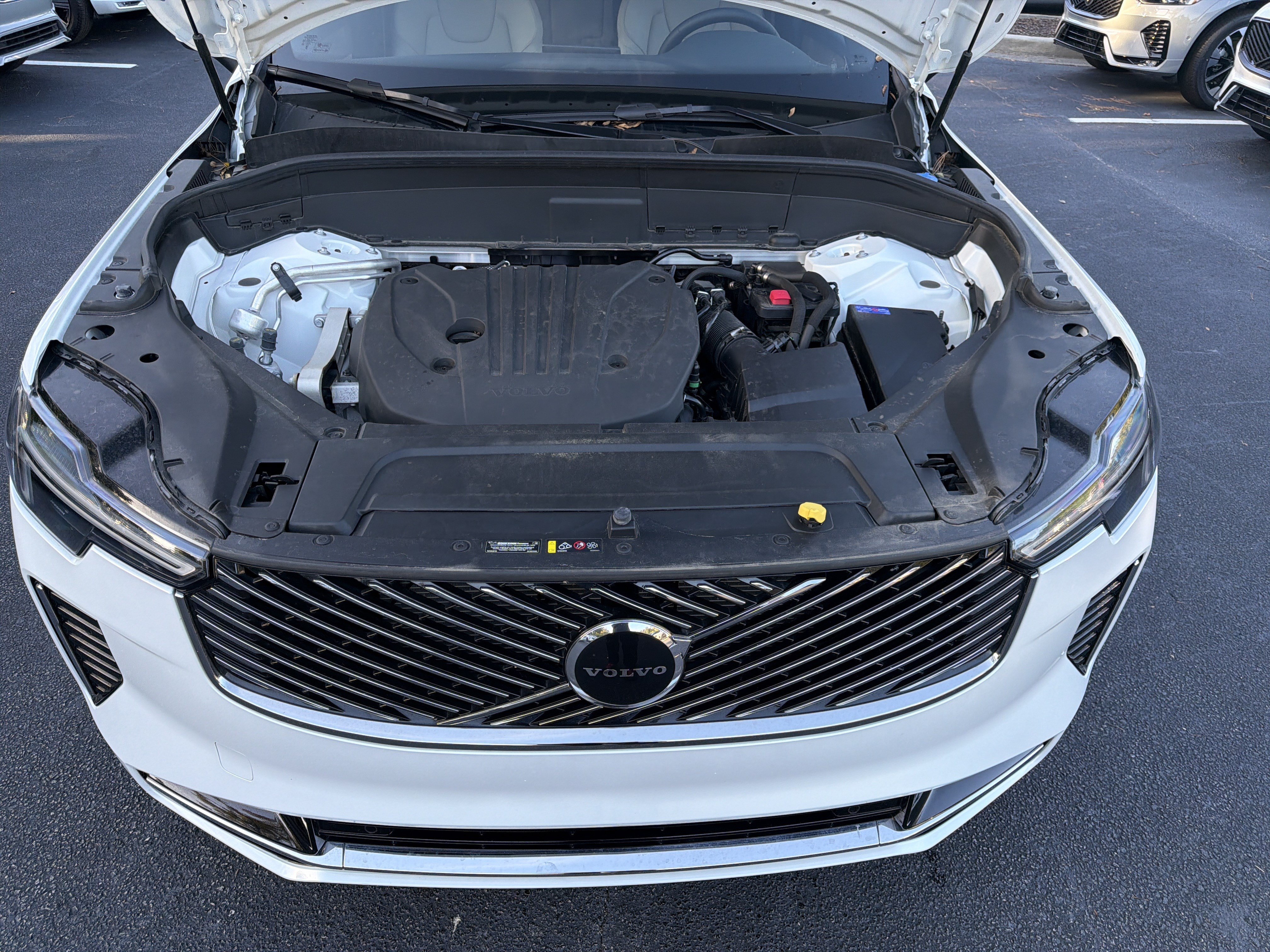 Certified 2025 Volvo XC90 B5 Core AWD/4WD image 35