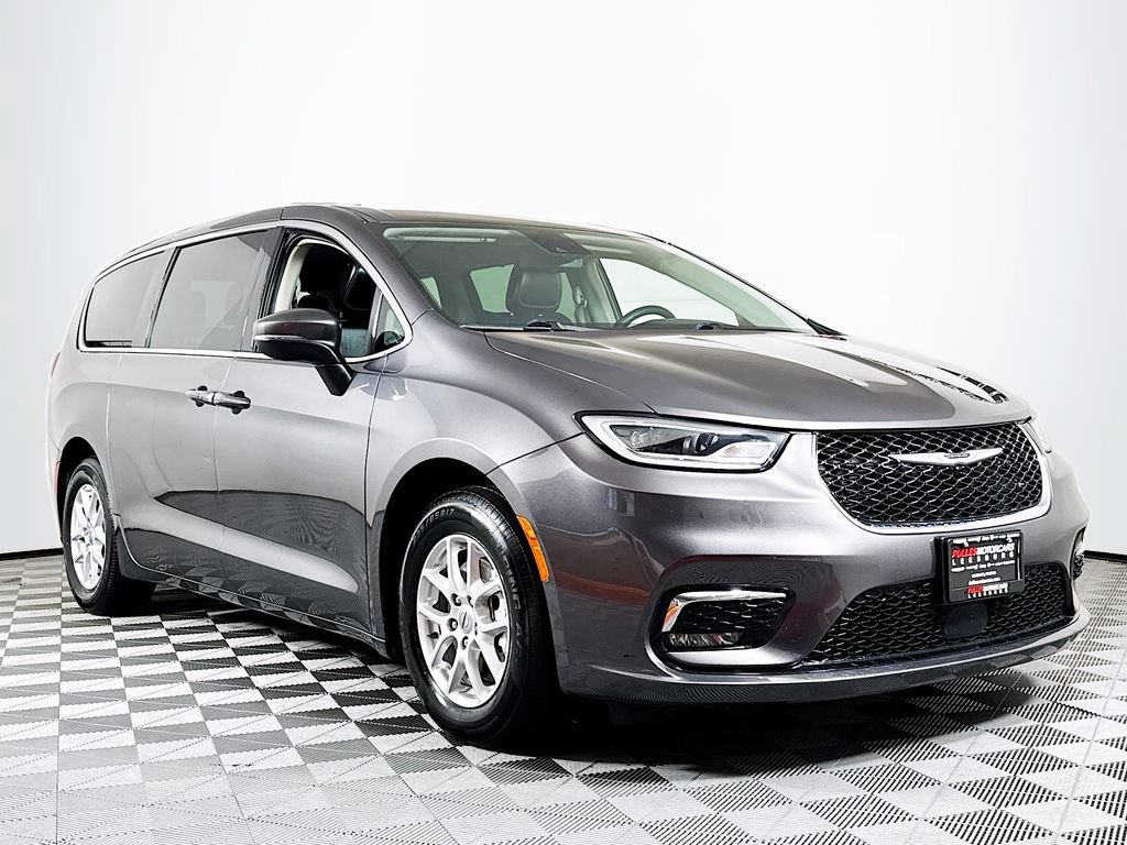 Used 2023 Chrysler Pacifica Touring-L