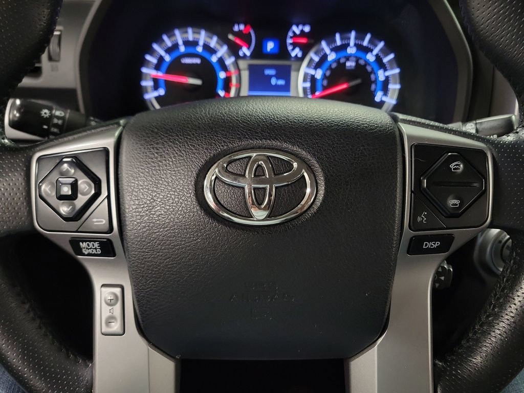 Used 2017 Toyota 4Runner SR5 AWD/4WD image 14