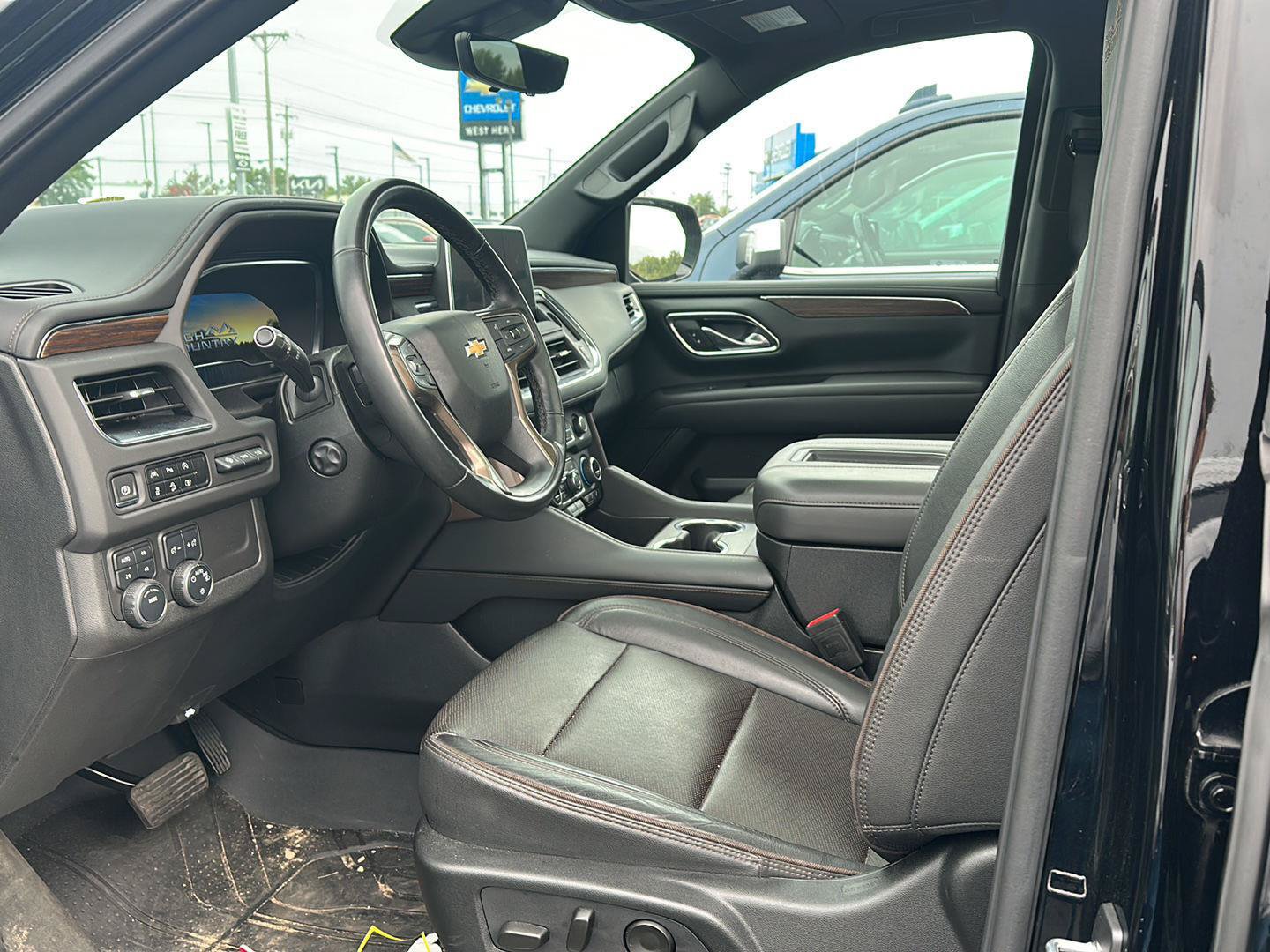 Used 2024 Chevrolet Tahoe High Country AWD/4WD image 7