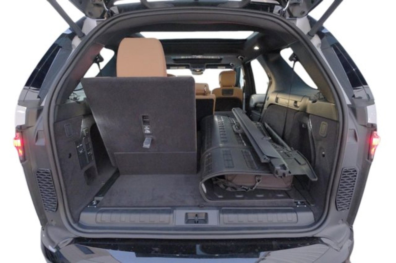 New 2025 Land Rover Discovery Dynamic SE image 15