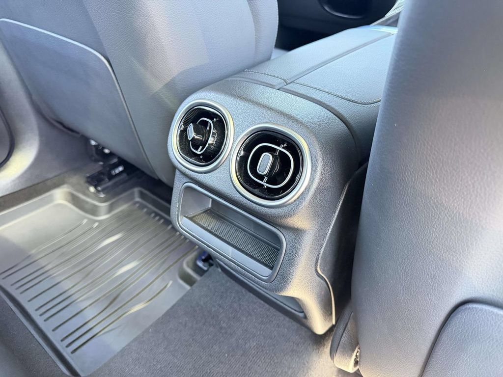 Used 2025 Mercedes-Benz GLC 43 AMG 4MATIC image 17