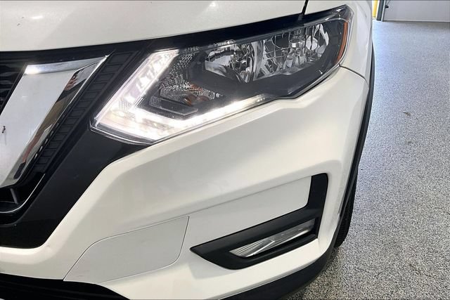 Used 2019 Nissan Rogue S FWD image 38