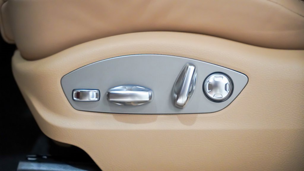 New 2026 Porsche Macan image 24