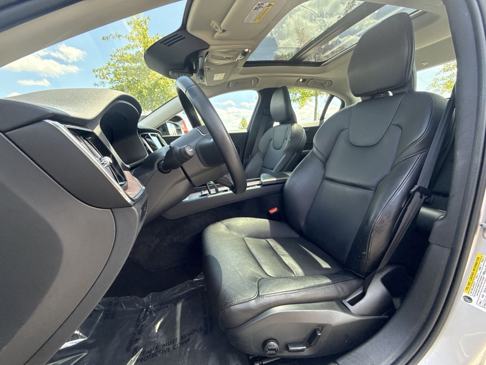 Certified 2022 Volvo S60 B5 Momentum w/ Premium Package FWD image 21