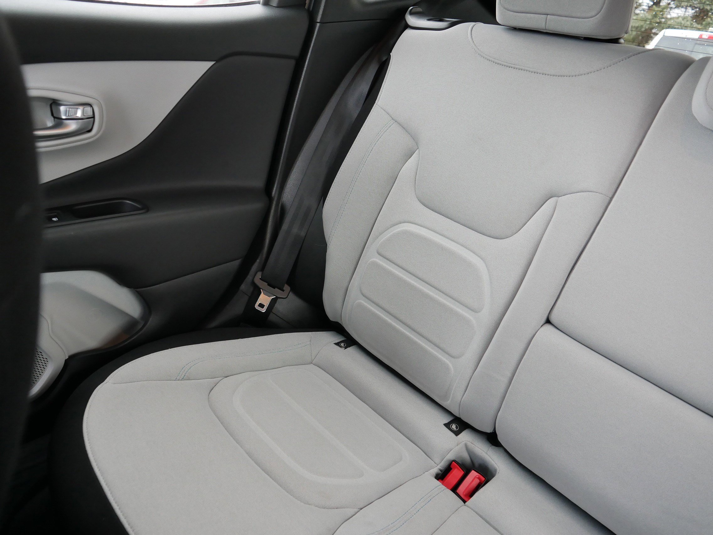 Certified 2022 Jeep Renegade Latitude w/ Convenience Group image 12