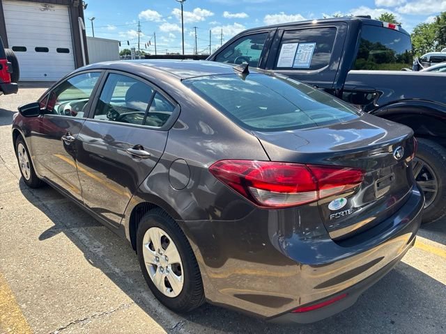 Used 2017 Kia Forte LX FWD image 4
