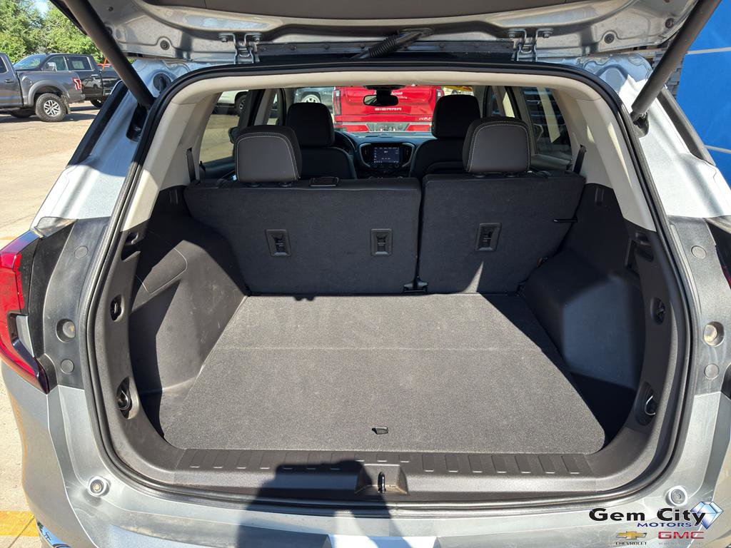 Used 2023 GMC Terrain Denali image 8