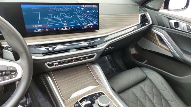 Used 2025 BMW X6 xDrive40i w/ Premium Package image 45