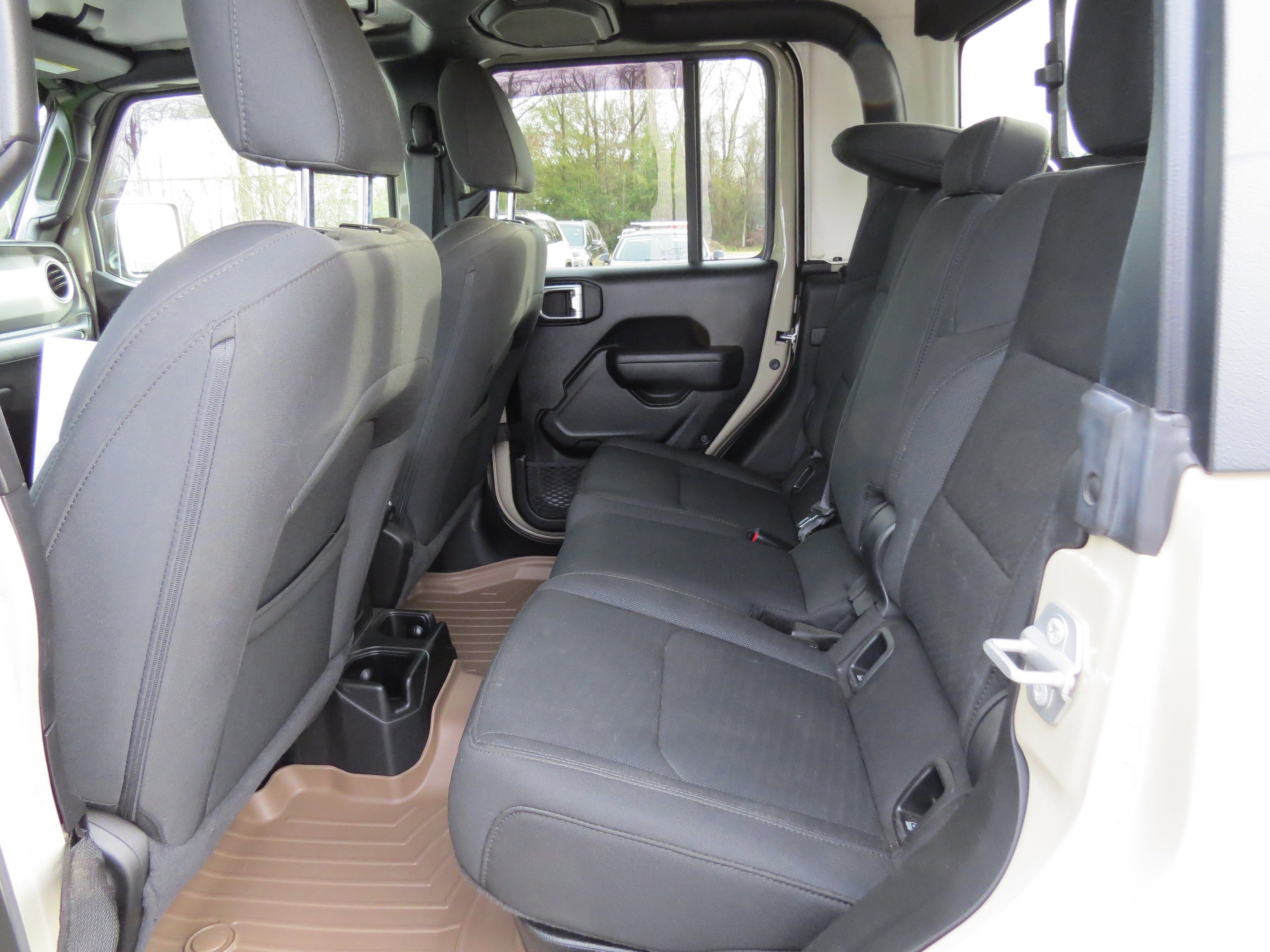 Used 2022 Jeep Gladiator Willys image 18