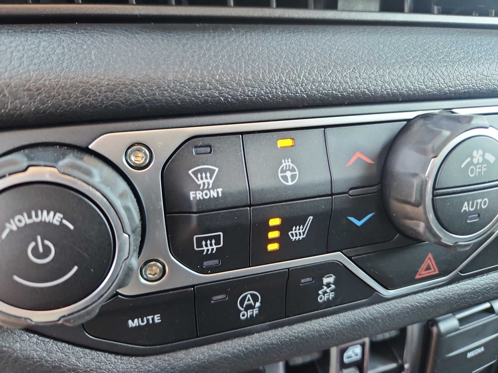 New 2025 Jeep Gladiator Sport image 32