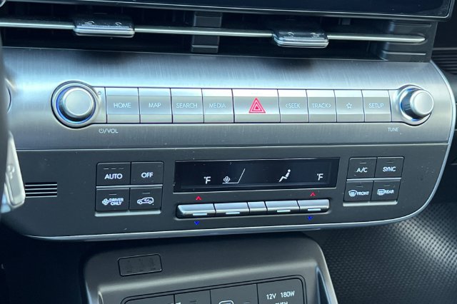 Certified 2025 Hyundai Kona Limited FWD image 26