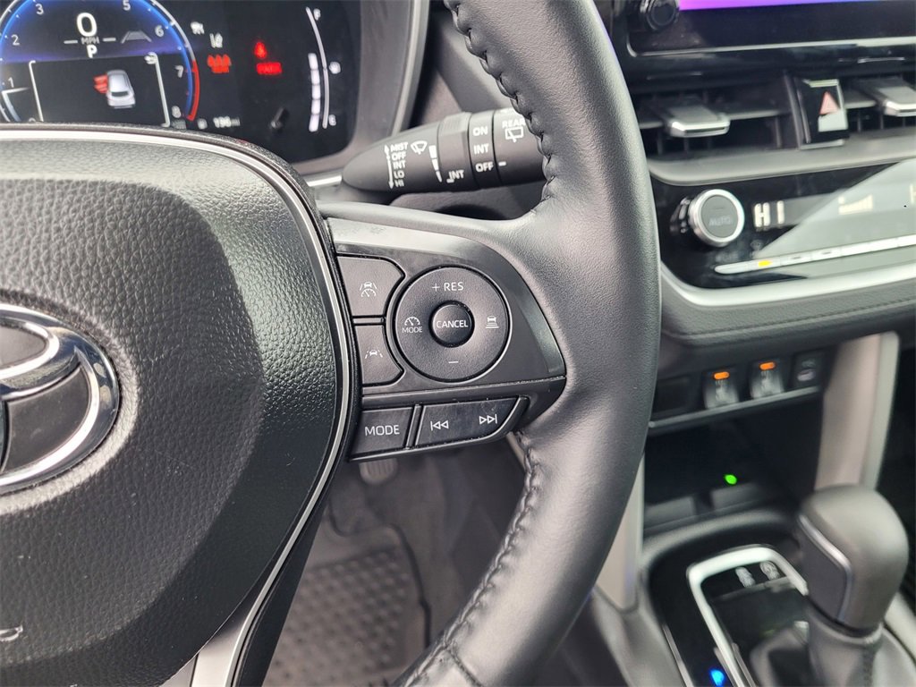 Certified 2025 Toyota Corolla Cross XLE image 23