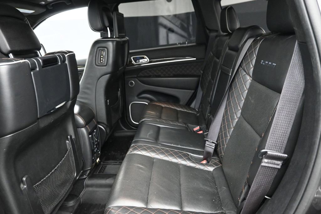 Used 2019 Jeep Grand Cherokee Summit AWD/4WD image 10